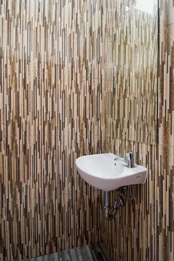 Oyo 3256 Rukost I8 Hotel การาวัง ภายนอก รูปภาพ