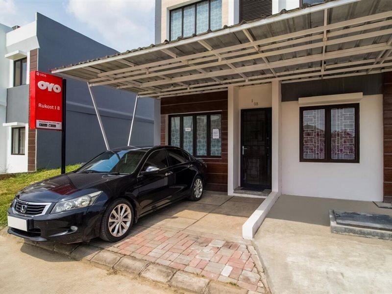 Oyo 3256 Rukost I8 Hotel การาวัง ภายนอก รูปภาพ