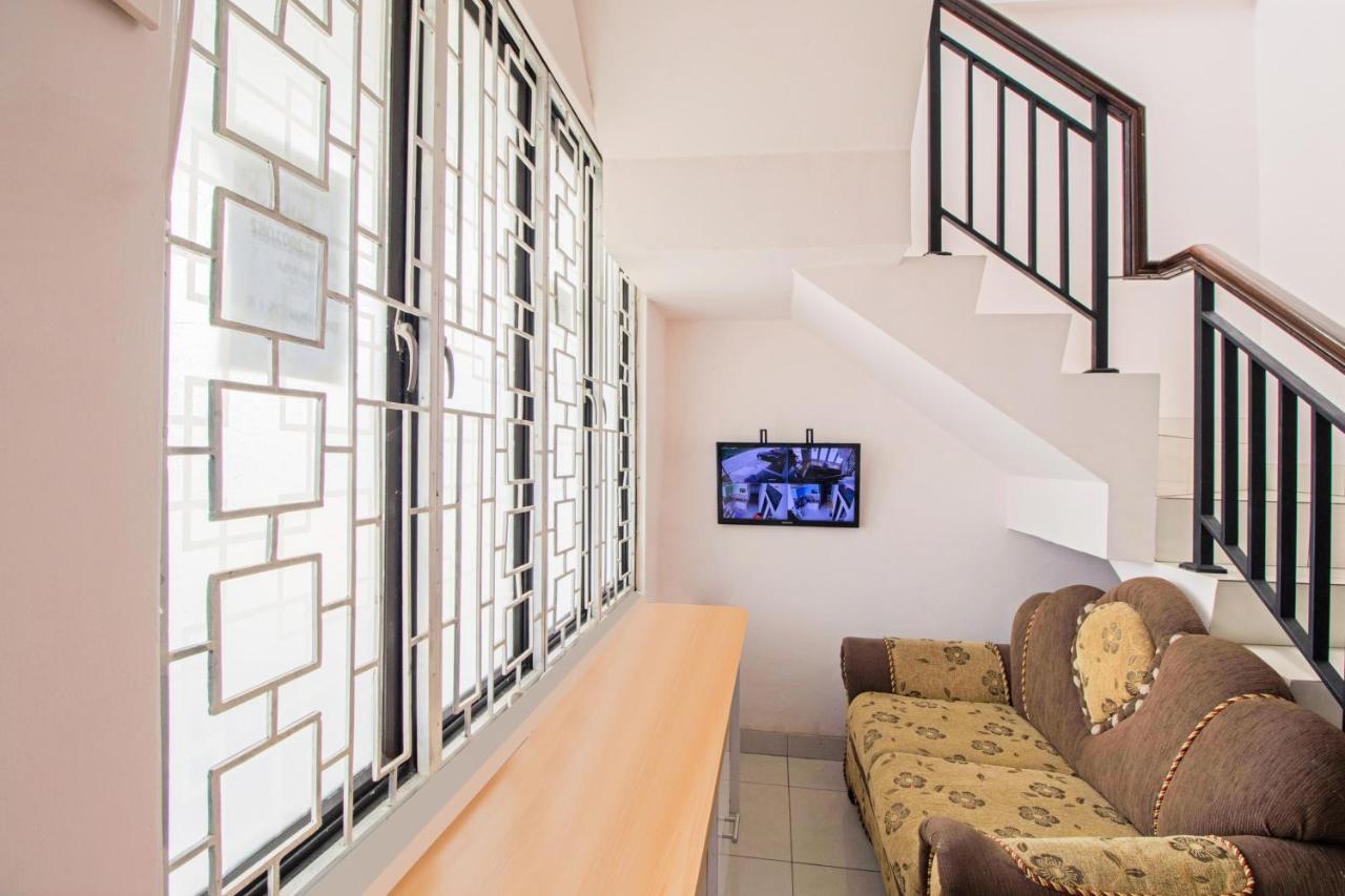Oyo 3256 Rukost I8 Hotel การาวัง ภายนอก รูปภาพ