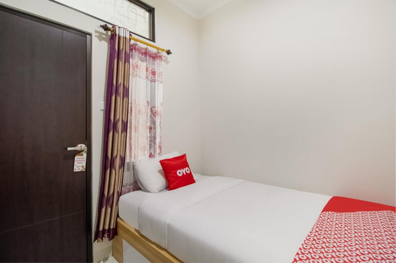 Oyo 3256 Rukost I8 Hotel การาวัง ภายนอก รูปภาพ
